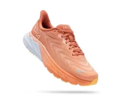 Hoka One One HOKA Women's Arahi 6 Shoes In Sun Baked/Shell Coral